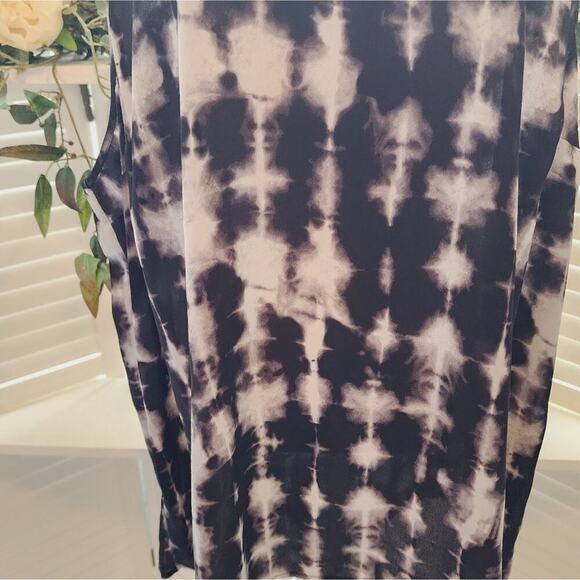 TORRID BLACK TIE DYE SUMMER TANK SIZE 4X - Picture 4 of 5